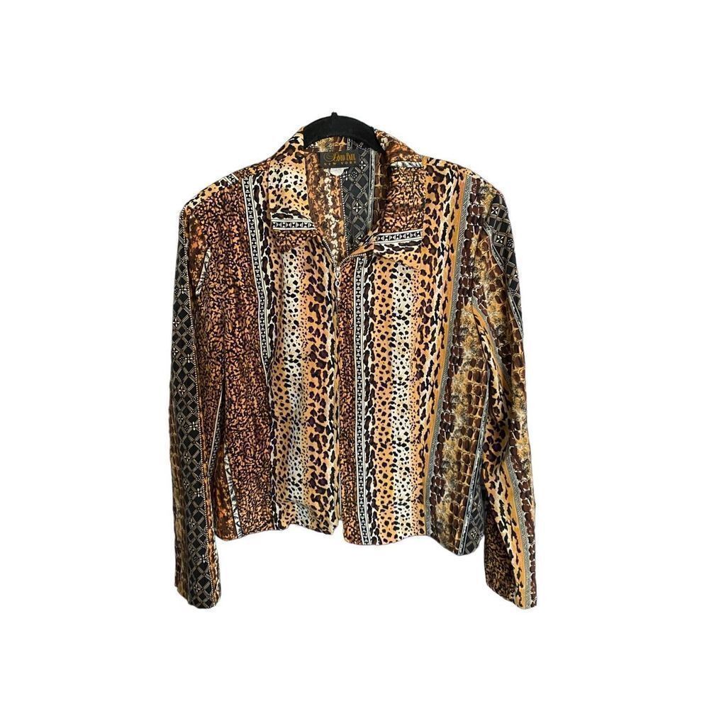 David Paul vintage women’s animal print hip length jacket size large ￼
